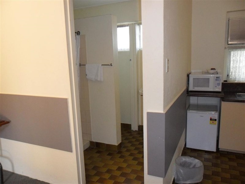 100 Gladstone Road, Allenstown QLD 4700