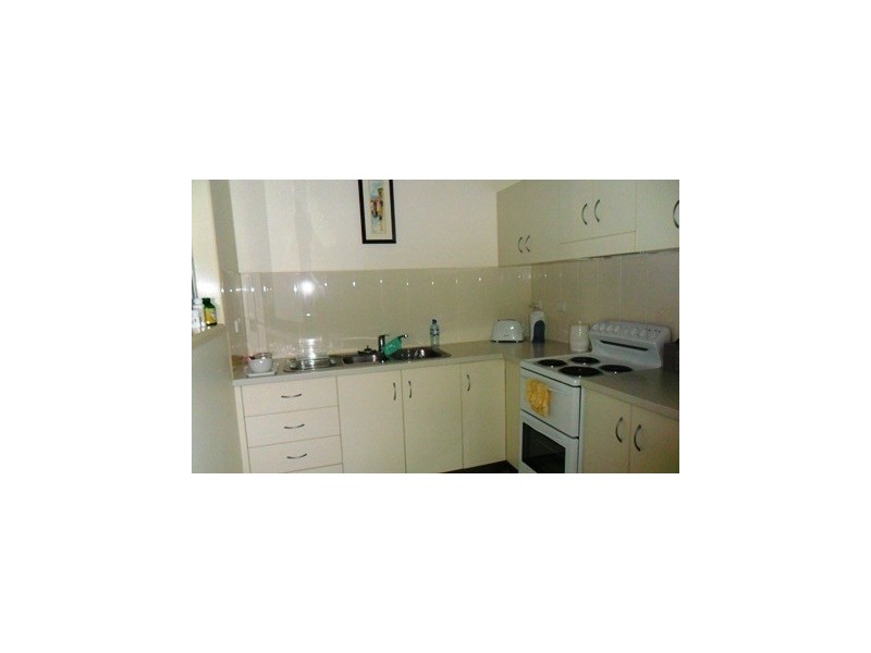 2/340 Shields Avenue, Frenchville QLD 4701