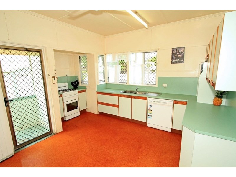 18 Wilmington Street, Kawana QLD 4701