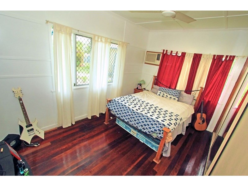 18 Wilmington Street, Kawana QLD 4701