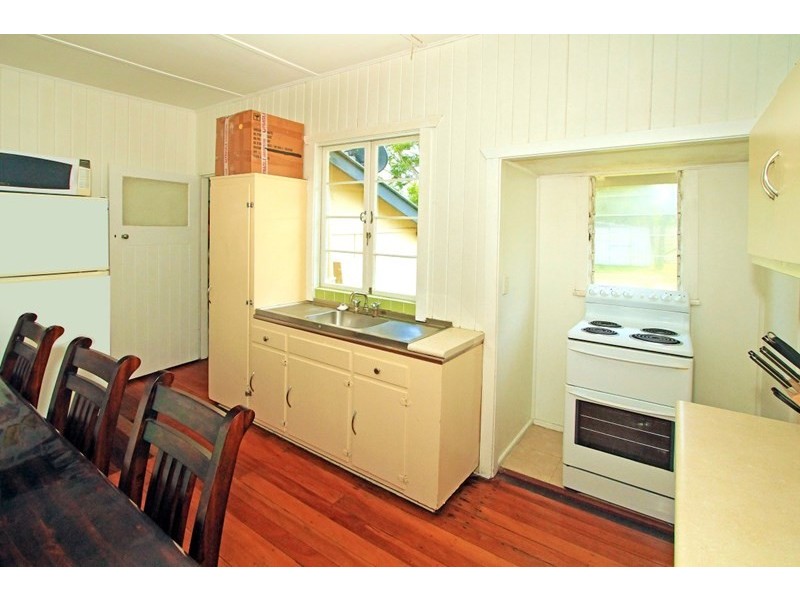 61 Deacon Street, Berserker QLD 4701