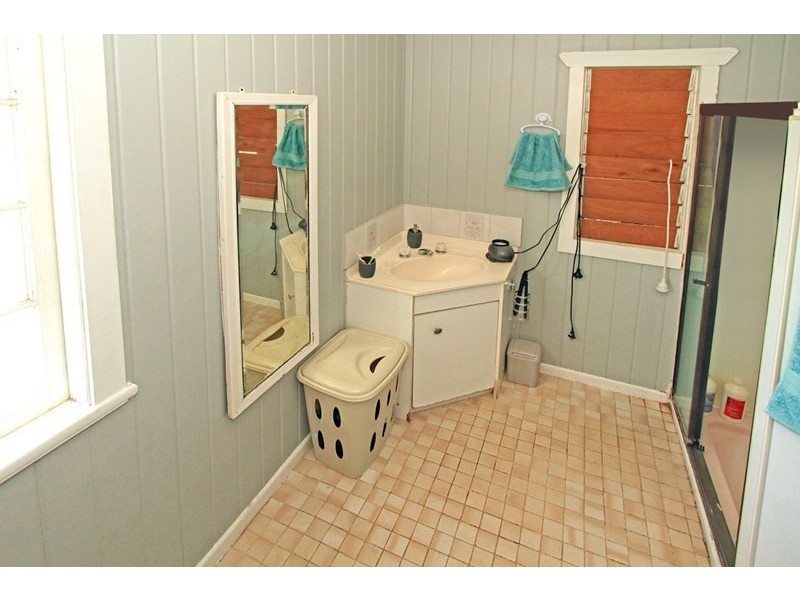 61 Deacon Street, Berserker QLD 4701