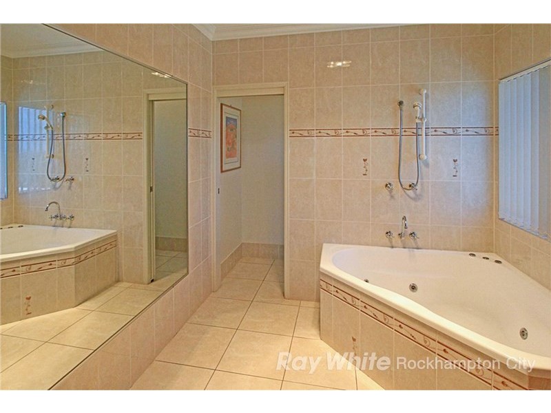 5 Greenwood Close, Frenchville QLD 4701