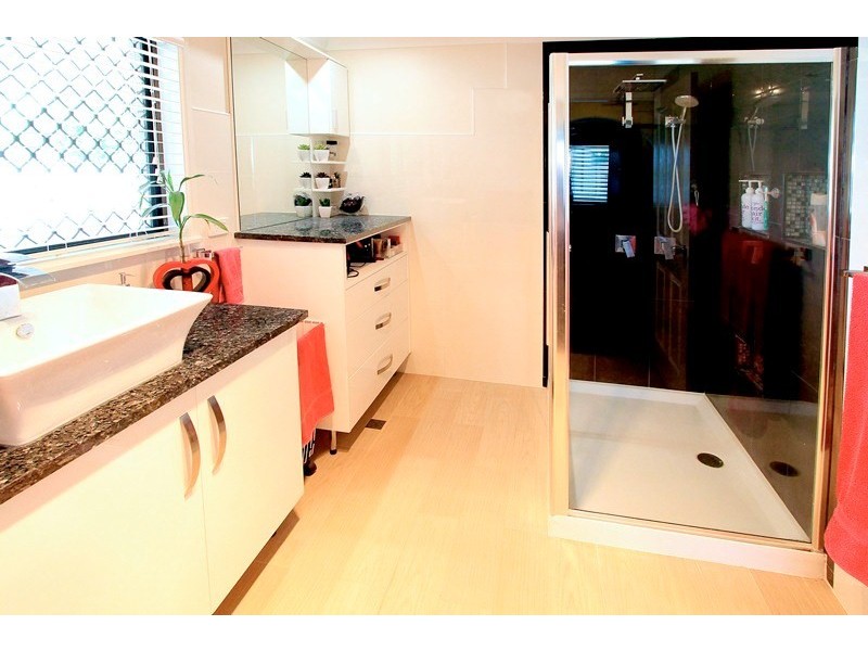 11 Crick Street, Kawana QLD 4701