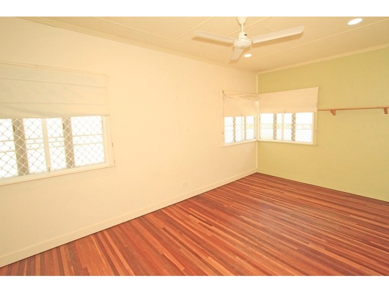 9 Spencer Street, The Range QLD 4700