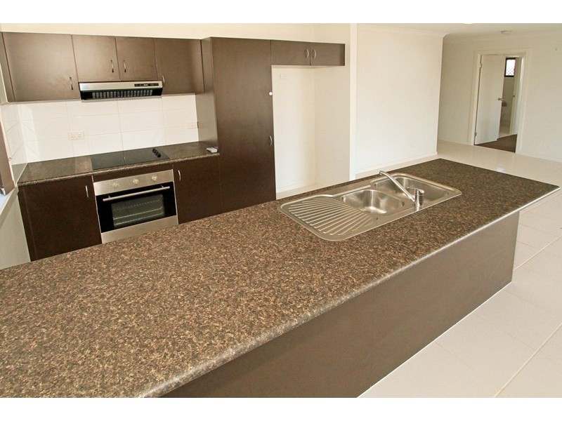 35 Leichhardt Drive, Gracemere QLD 4702