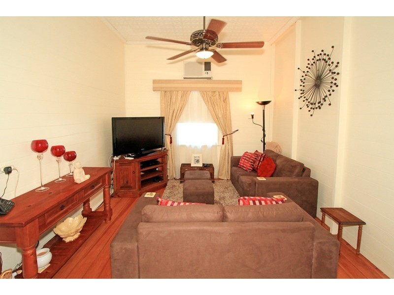 7 Cousins Street, The Range QLD 4700