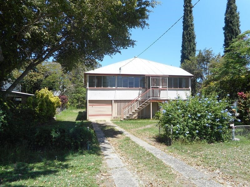 16 Armstrong Street, Berserker QLD 4701