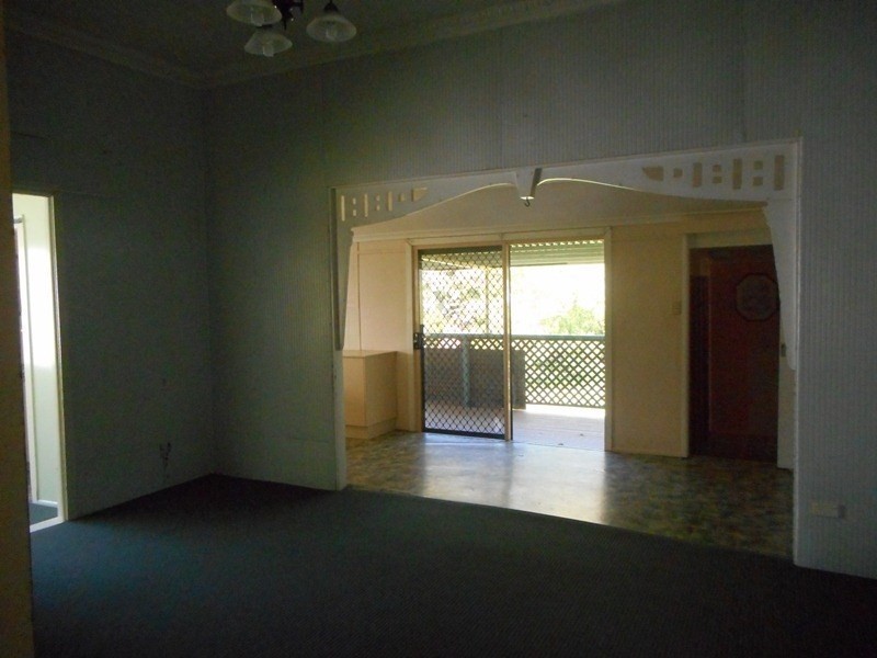 16 Armstrong Street, Berserker QLD 4701