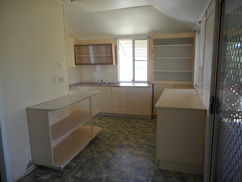 16 Armstrong Street, Berserker QLD 4701
