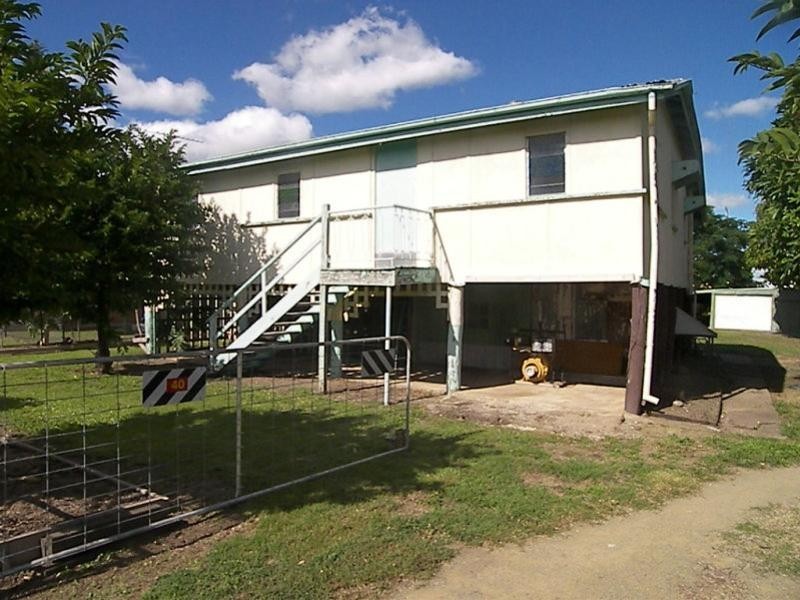 40 Underwood Street, Park Avenue QLD 4701