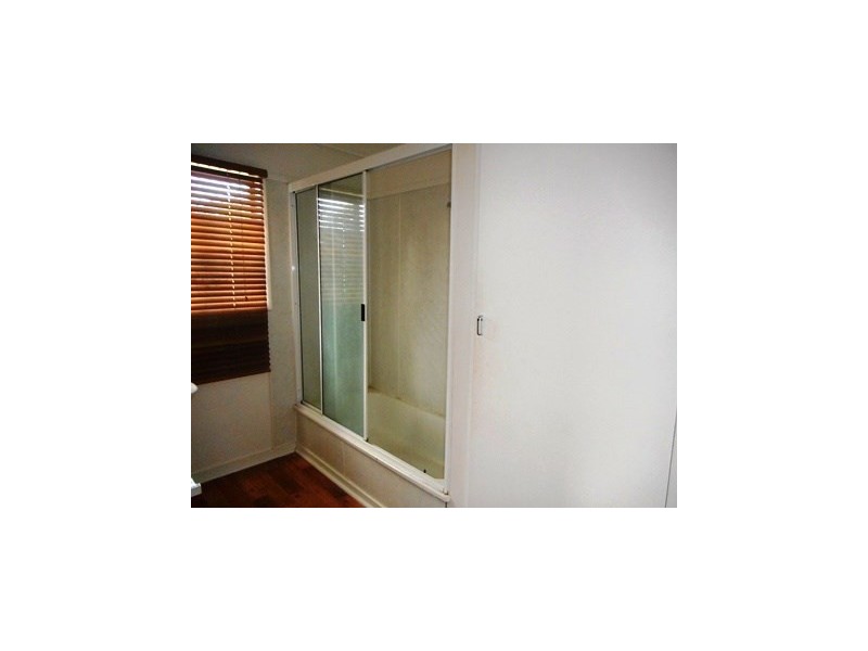 311 Saunders Street, Koongal QLD 4701