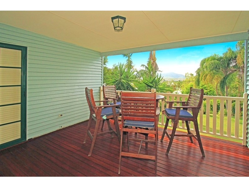 27 Agnes Street, The Range QLD 4700