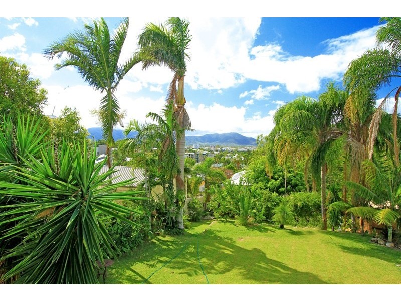 27 Agnes Street, The Range QLD 4700