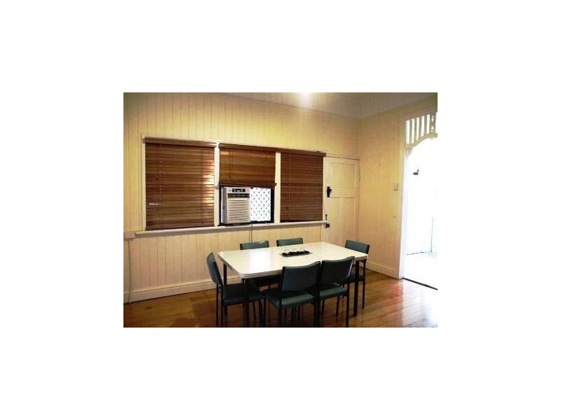 123 Spike Street, Berserker QLD 4701