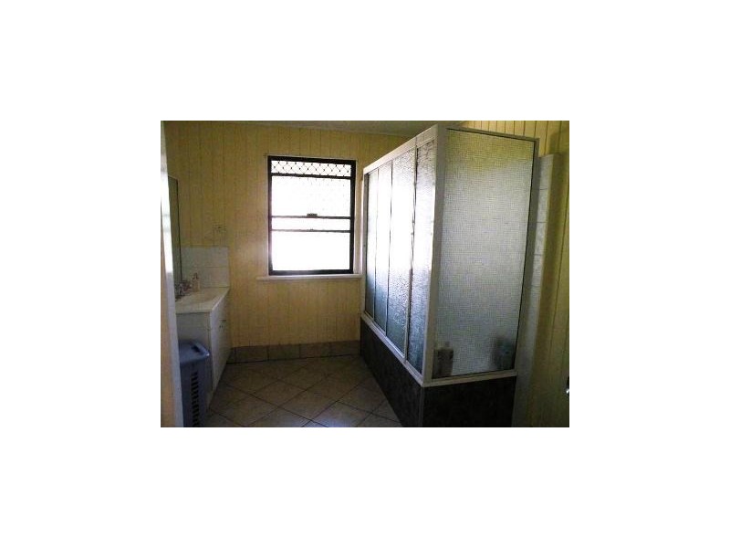 123 Spike Street, Berserker QLD 4701