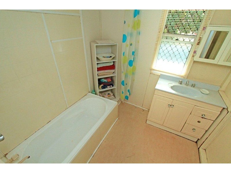 353 Rhodes Street, Koongal QLD 4701