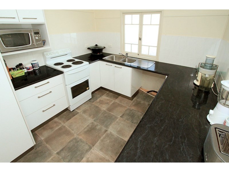 5 Werner Street, Park Avenue QLD 4701