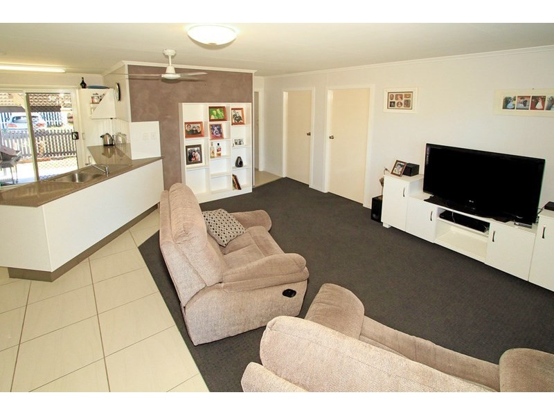 2/163 Bedford Street, Berserker QLD 4701