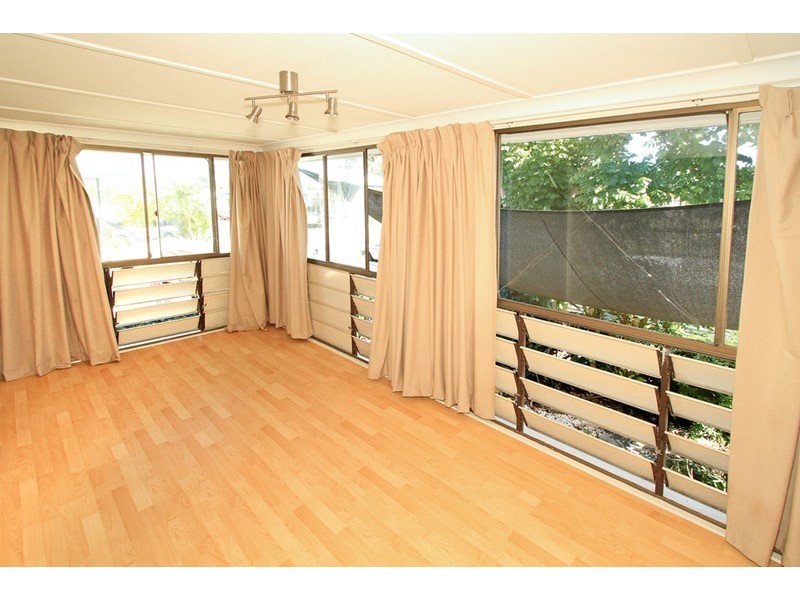 24 Nobbs Street, Berserker QLD 4701