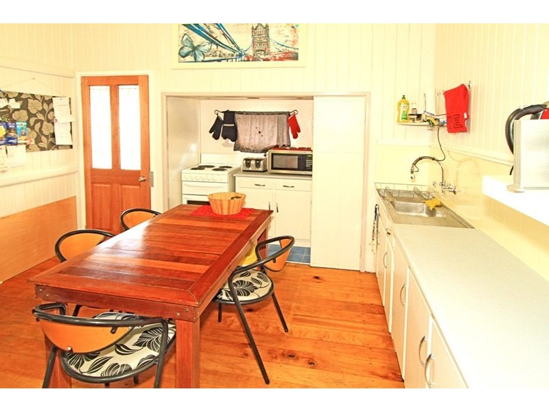 173 Lakes Creek Road, Berserker QLD 4701