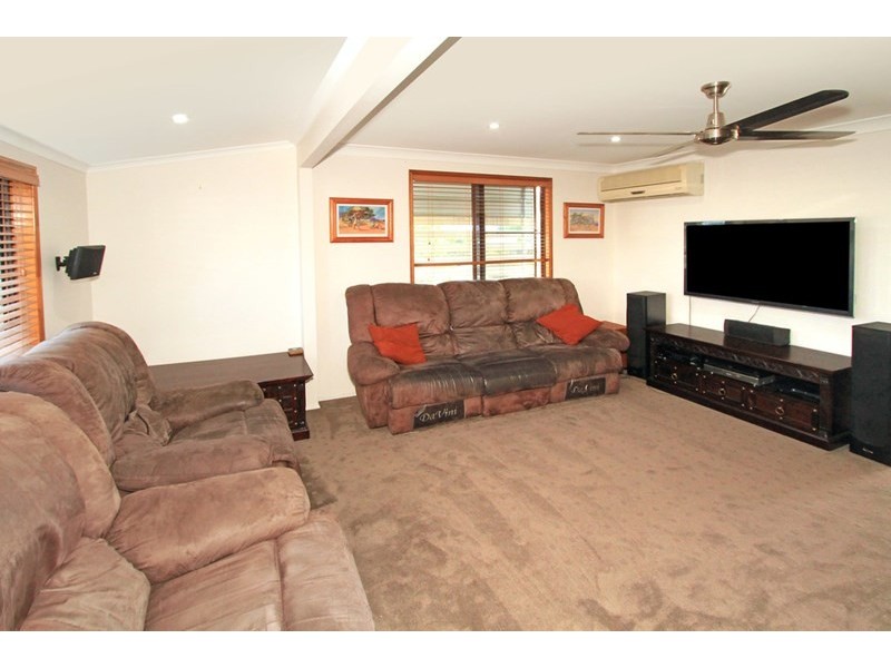 16 Unmack Street, Kawana QLD 4701