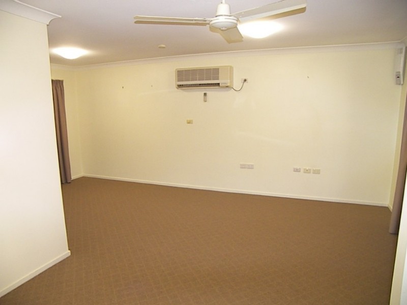 8 Wentworth Terrace, The Range QLD 4700