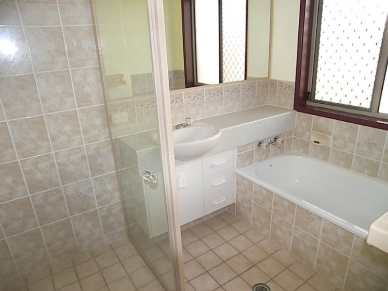 8 Wentworth Terrace, The Range QLD 4700