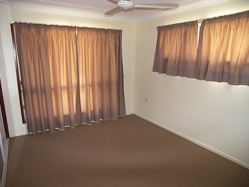 8 Wentworth Terrace, The Range QLD 4700