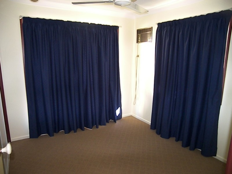 8 Wentworth Terrace, The Range QLD 4700