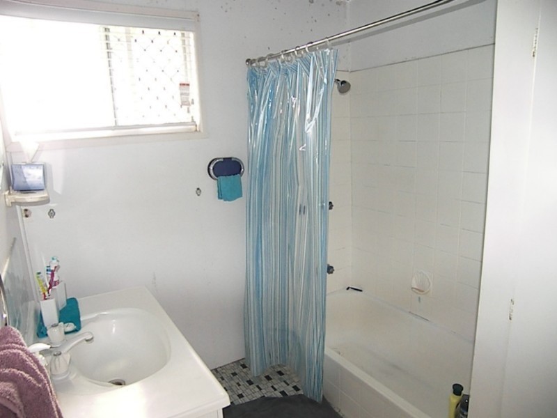 65 Gray Street, Park Avenue QLD 4701