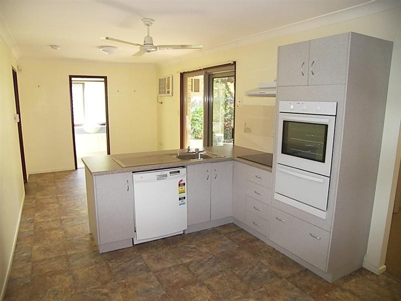 8 Wentworth Terrace, The Range QLD 4700