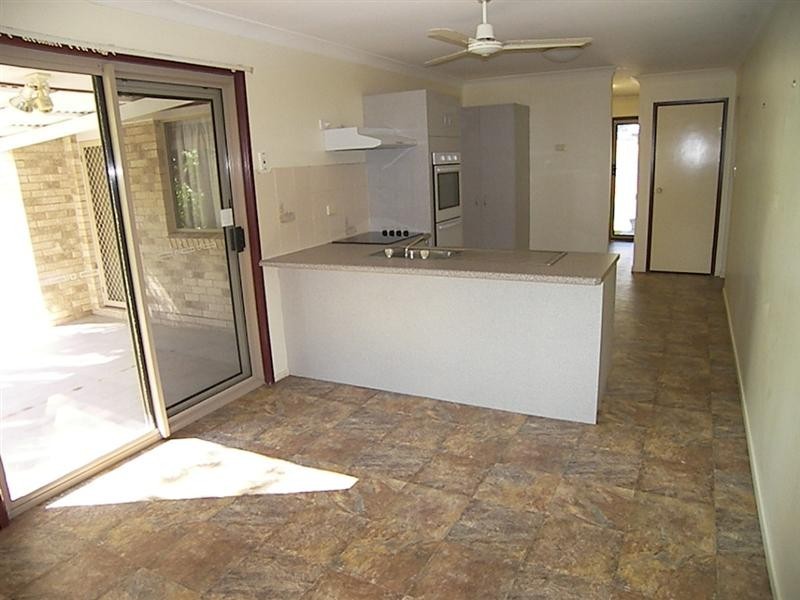 8 Wentworth Terrace, The Range QLD 4700