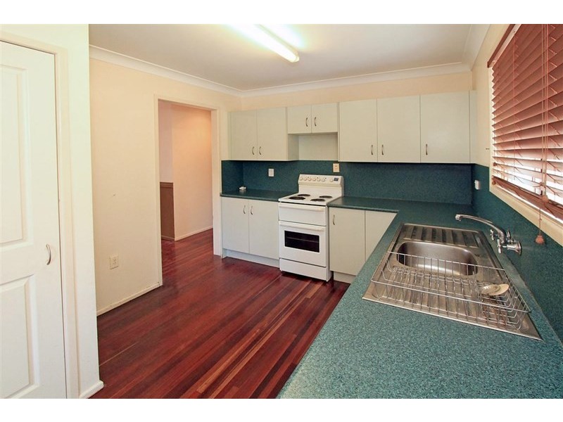 27a Main Street, Park Avenue QLD 4701