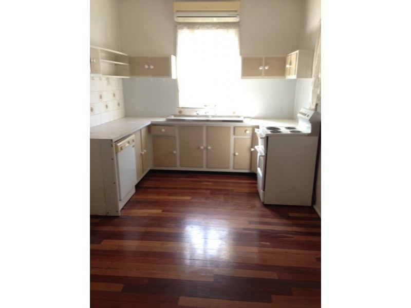 214 Victoria Place, Berserker QLD 4701