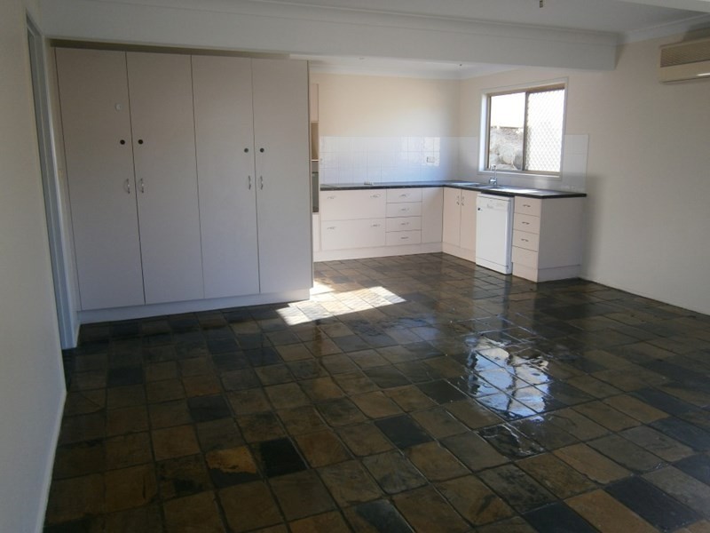 144 Park Street, Park Avenue QLD 4701