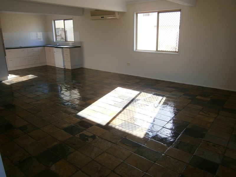 144 Park Street, Park Avenue QLD 4701