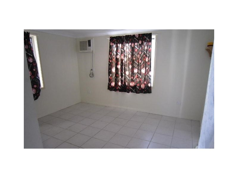 27 Harriette Street, Park Avenue QLD 4701