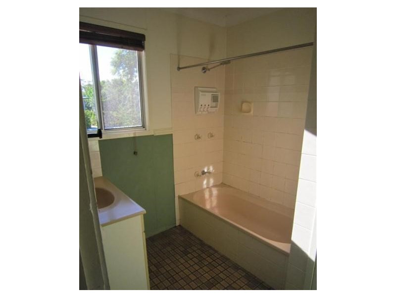27 Harriette Street, Park Avenue QLD 4701
