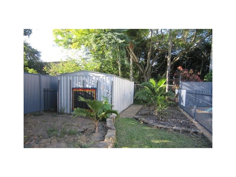27 Harriette Street, Park Avenue QLD 4701