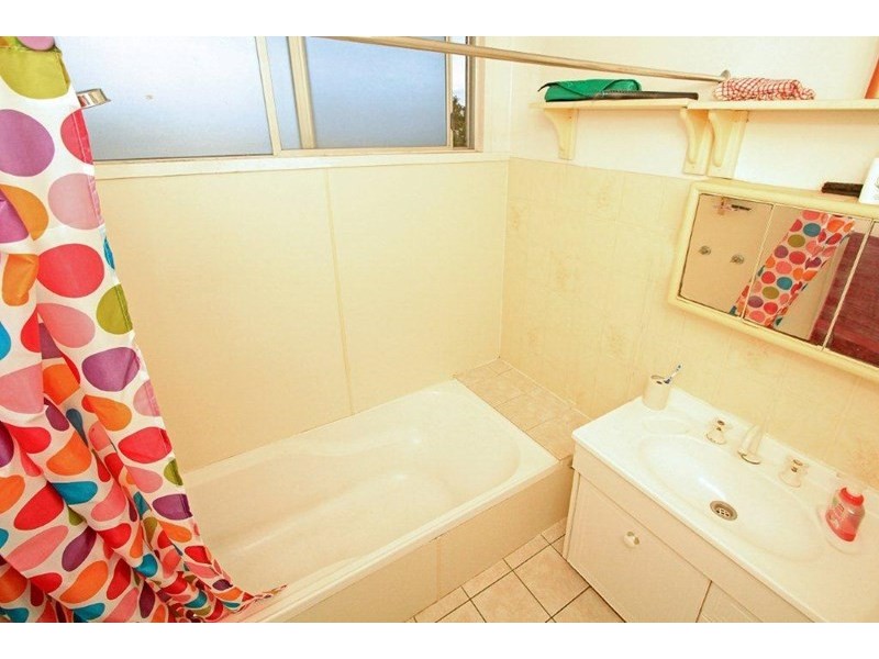 242 Richardson Road, Park Avenue QLD 4701