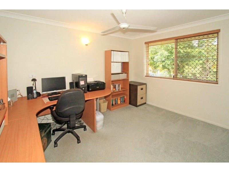 15 Samuel Crescent, Parkhurst QLD 4702