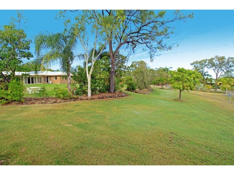 15 Samuel Crescent, Parkhurst QLD 4702