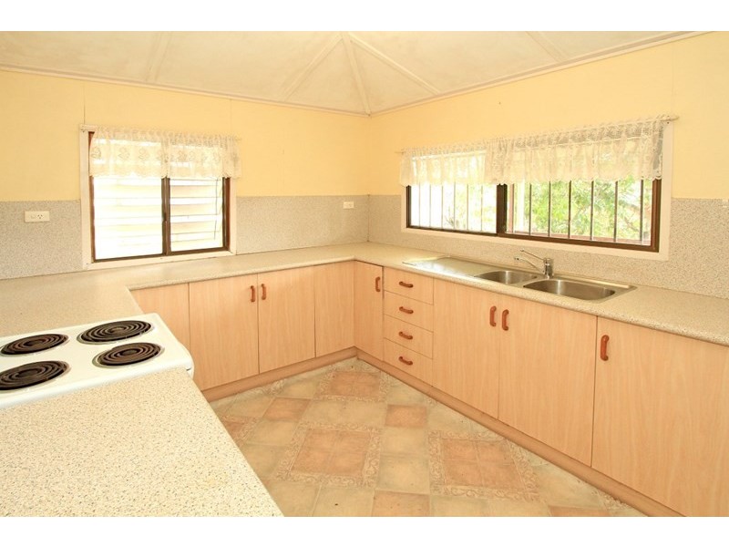 12 Werner Street, Park Avenue QLD 4701