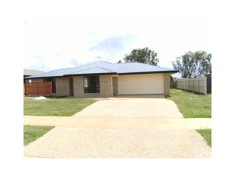 11 John Oxley Drive, Gracemere QLD 4702