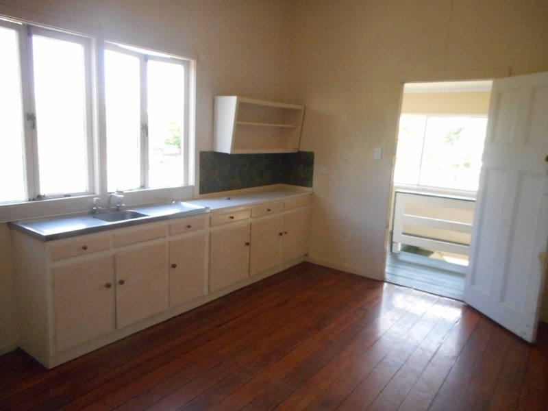 242 West Street, Allenstown QLD 4700