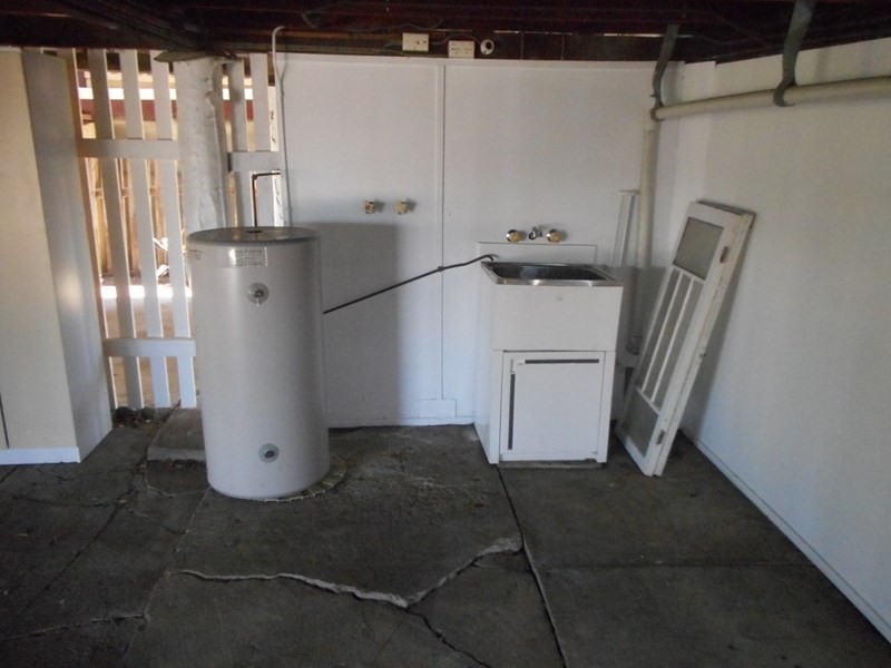 242 West Street, Allenstown QLD 4700