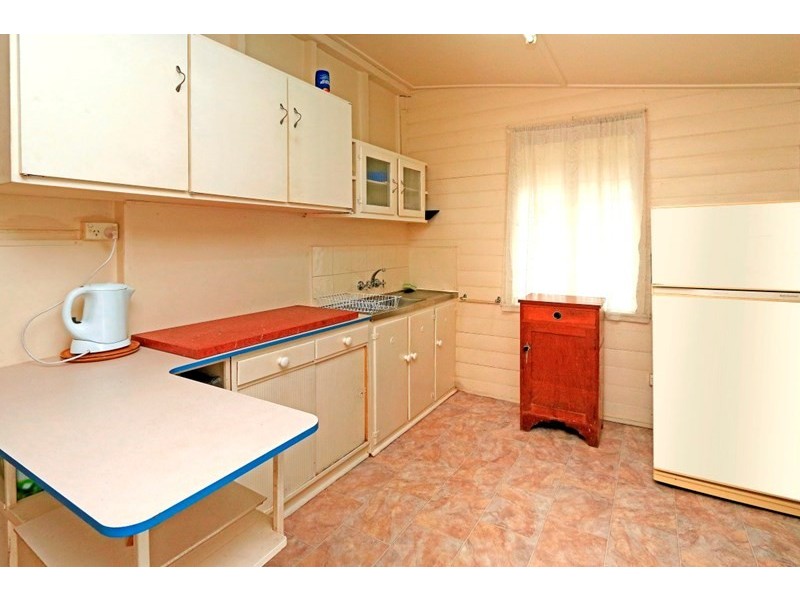 34 Caroline Street, Allenstown QLD 4700