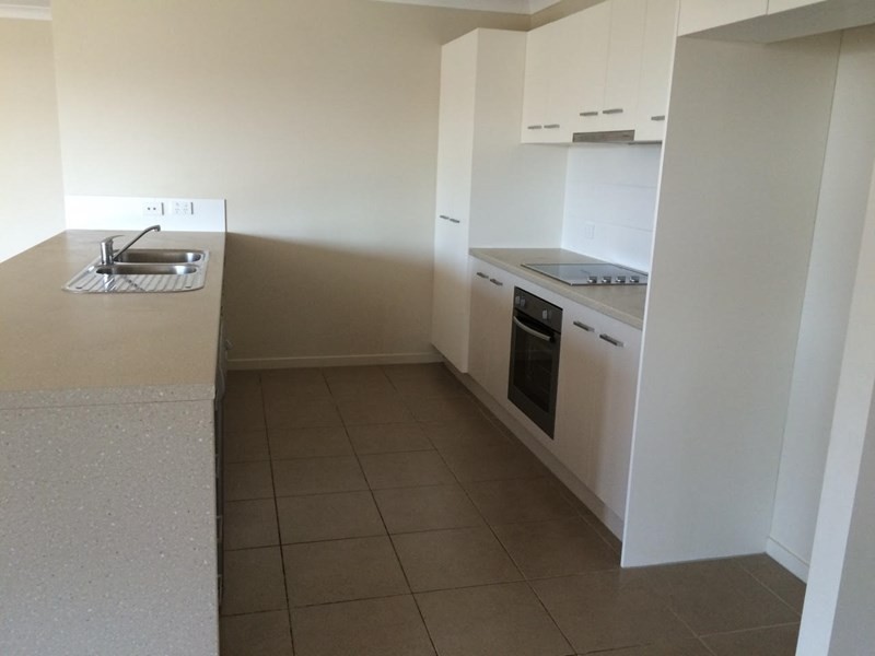 10 Leichhardt Drive, Gracemere QLD 4702