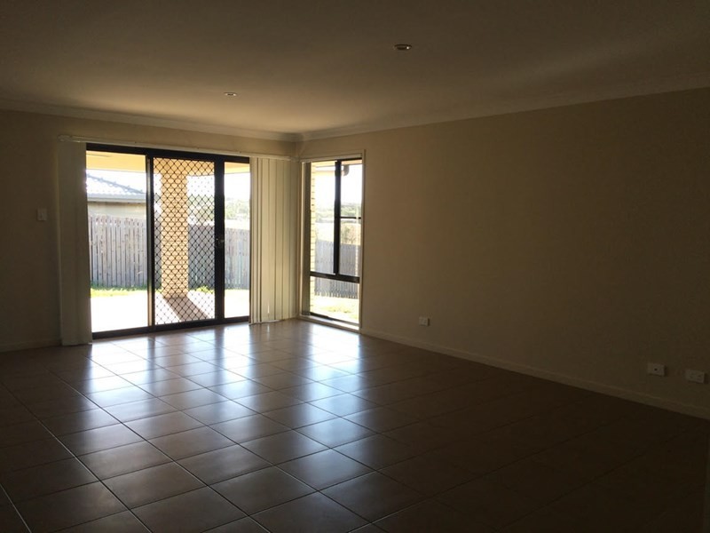 10 Leichhardt Drive, Gracemere QLD 4702